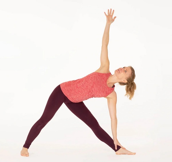 Increase-height-by-yoga-with-trikonasana