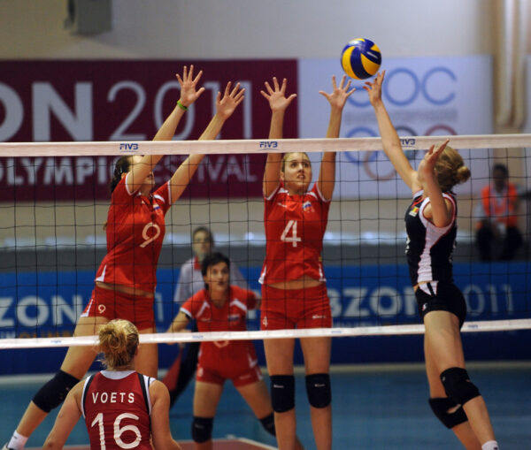 volleyball-is-a-sport-that-helps-to-increase-height-quickly